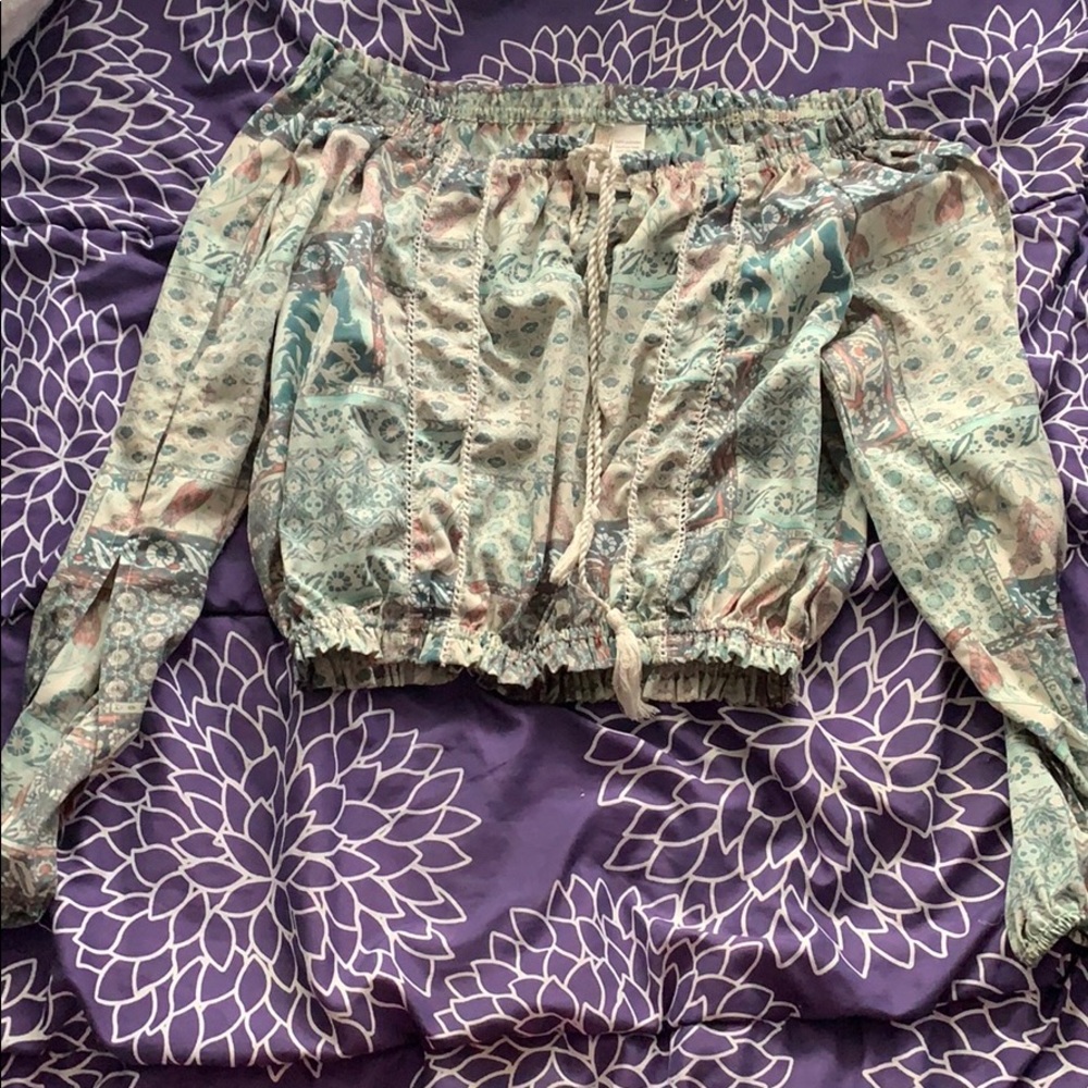 cropped vintage top with sleeves